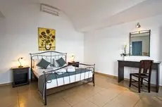 Apanemo Hotel & Suites 