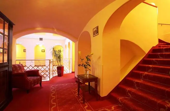 Promenada Romantic Hotel