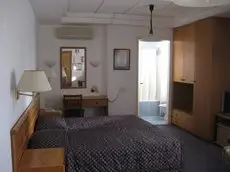 Chrielka Hotel Suites 