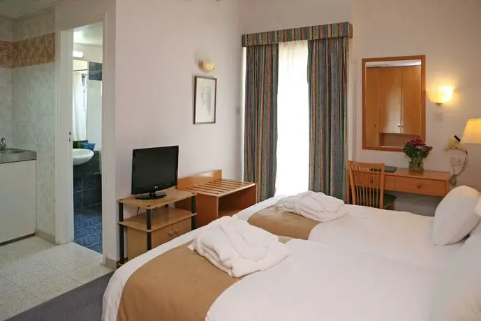 Chrielka Hotel Suites 