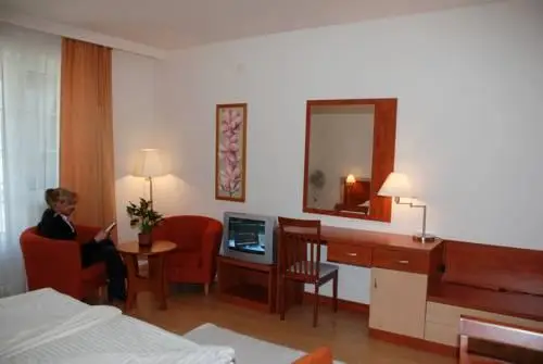 Hotel Relax Apartman Sarvar 