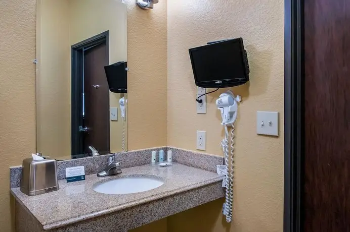 Quality Inn & Suites Slidell 