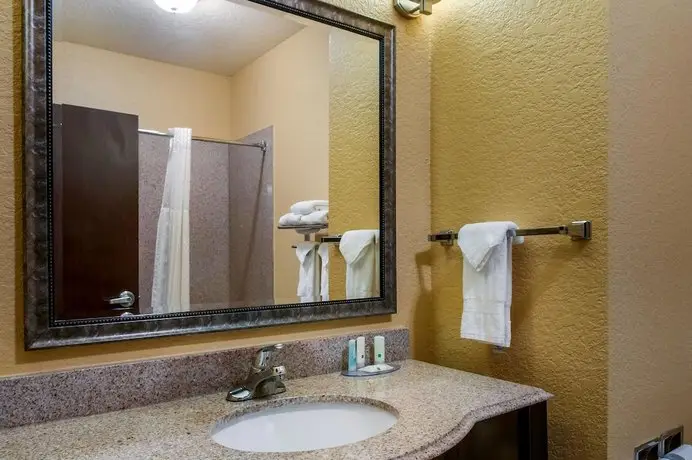 Quality Inn & Suites Slidell 