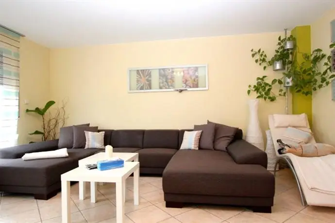 CONZEPTplus Private Apartments Hannover City - room agency 