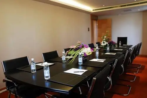 Wealthy All Suite Hotel Suzhou 