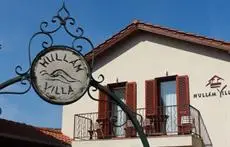 Hullam Villa B&B 