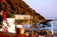 Cirucco Bay Hotel & Camping 