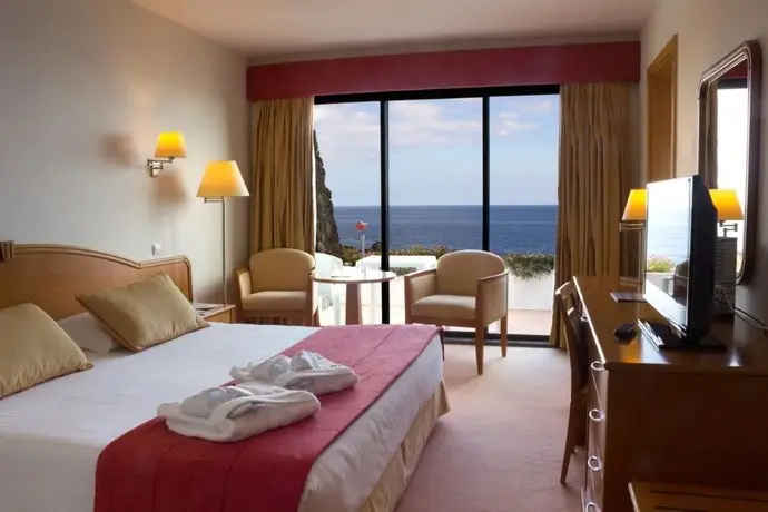 Caloura Hotel Resort 