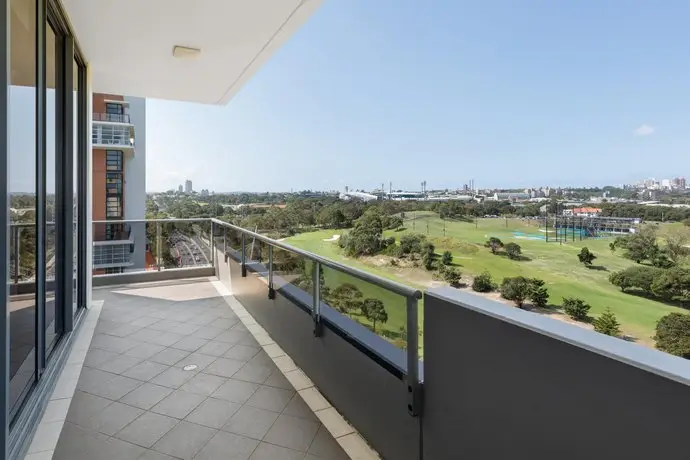 Meriton Suites Waterloo 