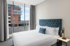 Meriton Suites Waterloo 