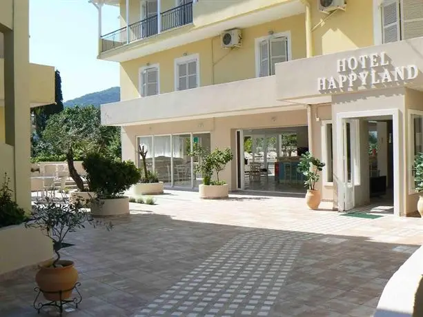 Happyland Hotel Apartments 