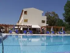 Pelouzo Hotel 