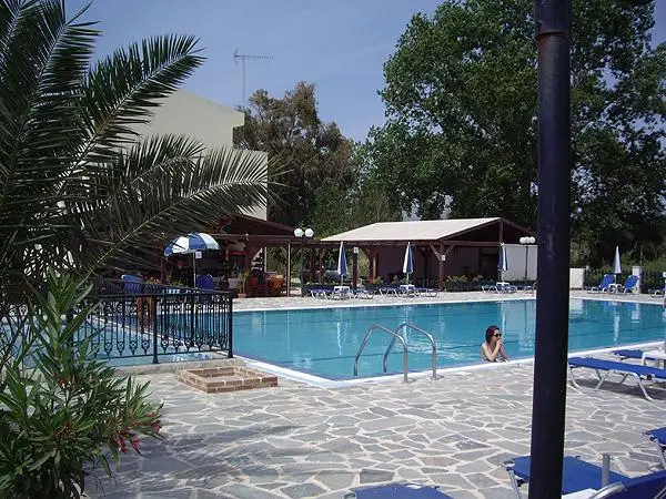 Pelouzo Hotel 