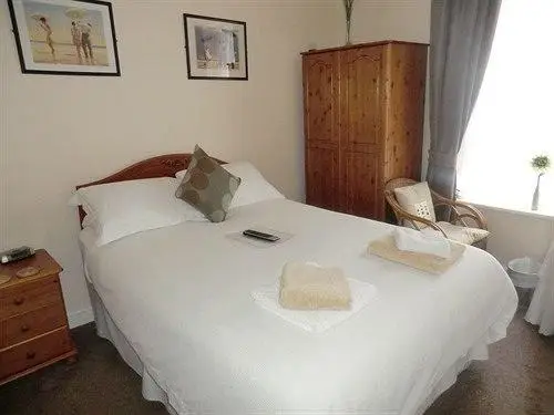 Caledonia Guest House 