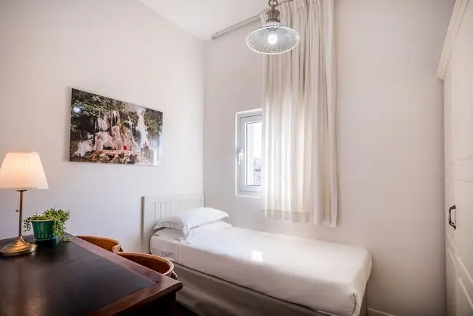 Dizengoff Suites 