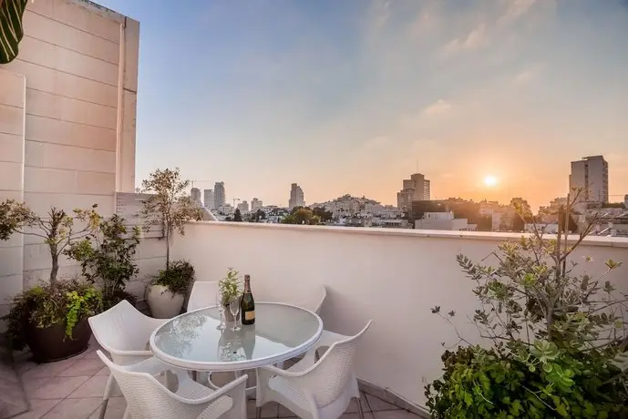 Dizengoff Suites 