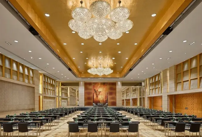 New World Dalian Hotel 