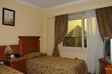 Tiba Pyramids Hotel 