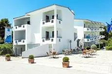 Xenios Dolphin Beach Hotel 