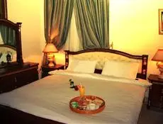 Al Sadd Suites Hotel 