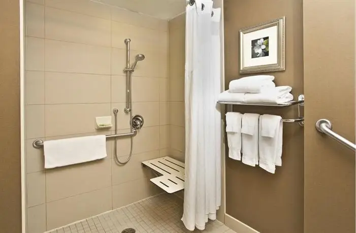 Holiday Inn Express Hotel & Suites Kingston 