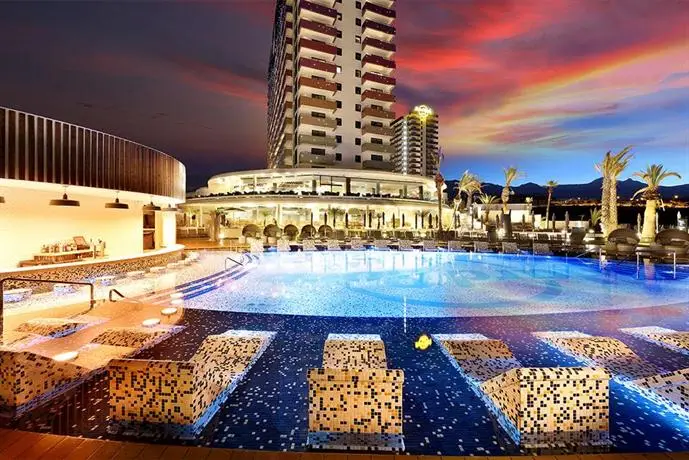 Hard Rock Hotel Tenerife 