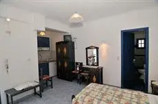 Roula Villa Studios & Apartments 