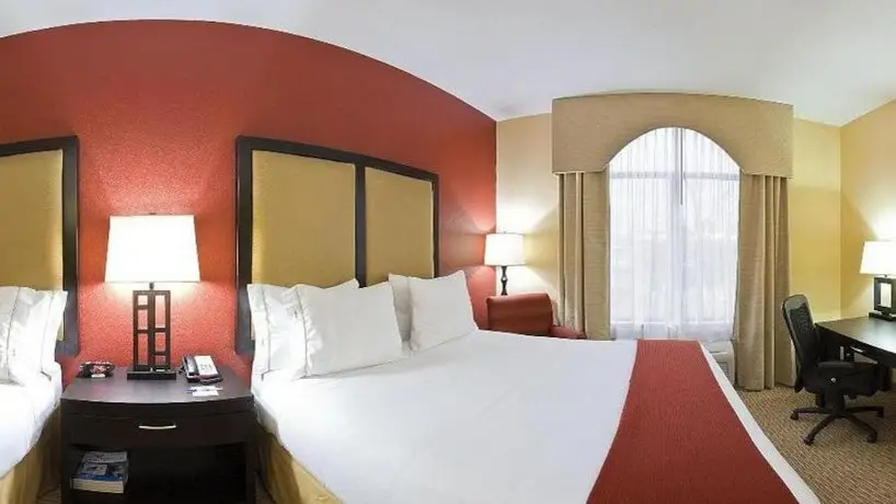 Holiday Inn Express Nashville-Opryland