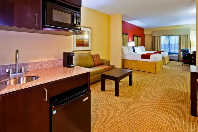 Holiday Inn Express Nashville-Opryland 