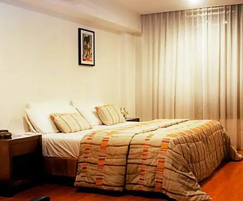 Urquiza Apart Hotel & Suites 