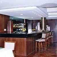 Urquiza Apart Hotel & Suites 