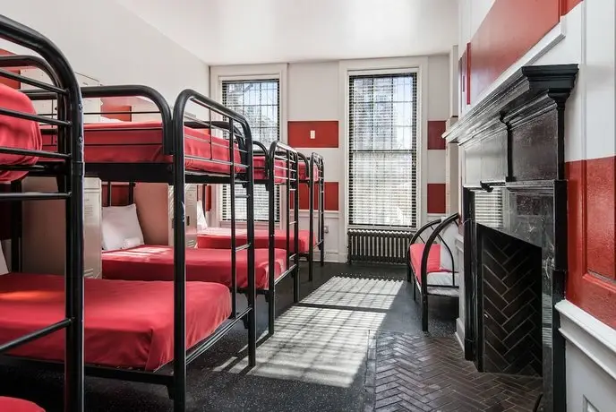 Chicago Getaway Hostel 