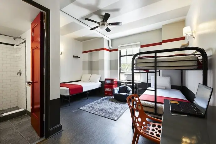 Chicago Getaway Hostel 