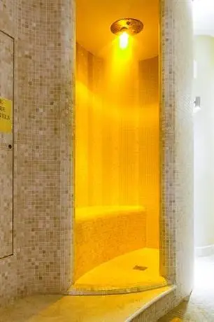 Golden Tower Hotel & Spa 