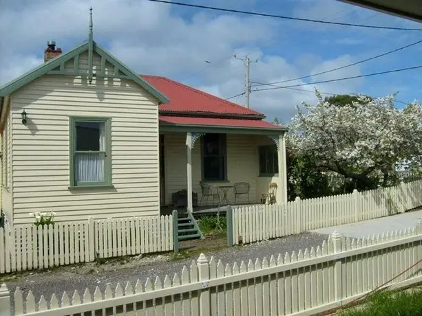 Mcintosh Cottages Strahan