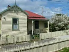 Mcintosh Cottages Strahan 