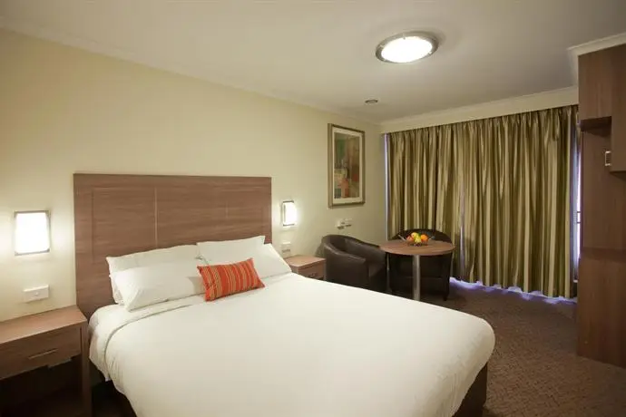 Best Western Plus Garden City Hotel 