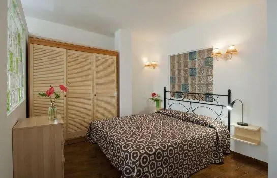 Apartamentos Adjovimar 