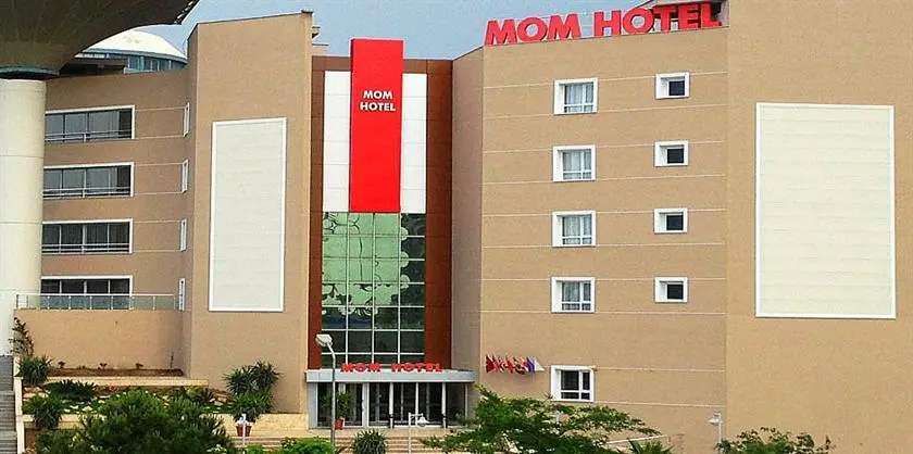 Mom Hotel