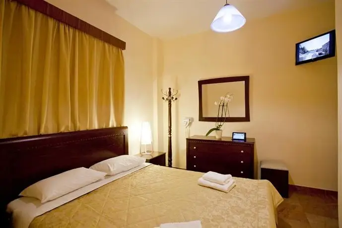 Viaros Hotel Apartments 