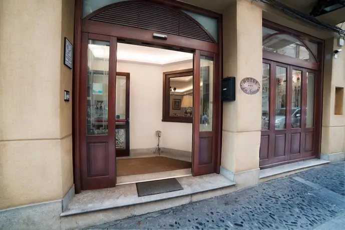 Hotel La Giara Cefalu 