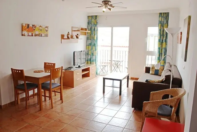 Apartamentos Nerjaluna 