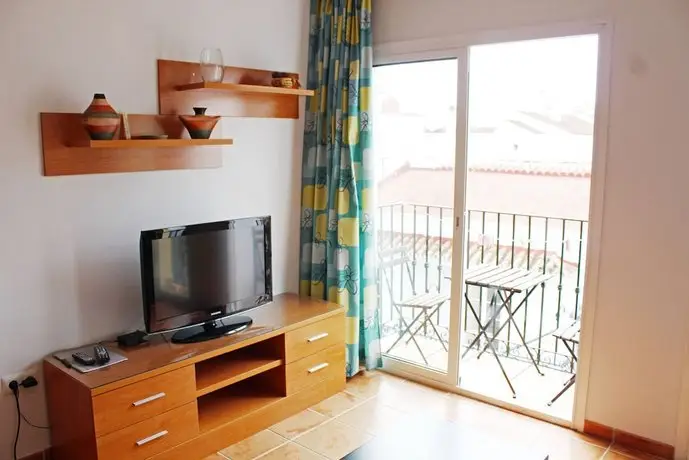 Apartamentos Nerjaluna 