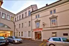 UNI Youth Hostel 