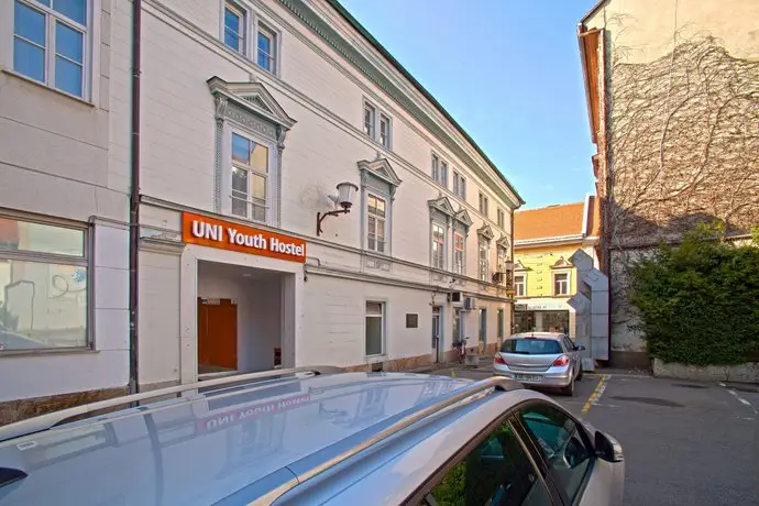 UNI Youth Hostel 