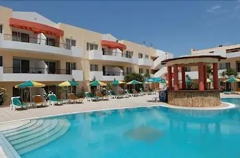 Pelopas Resort 