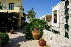 Aspri Petra Apartments 