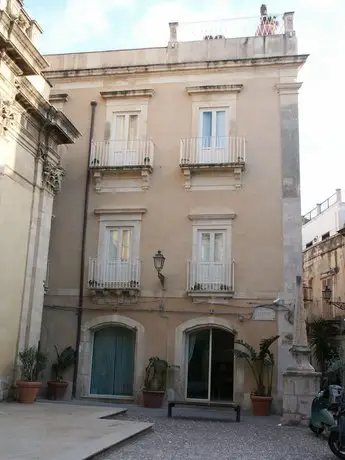 La Via della Giudecca Syracuse