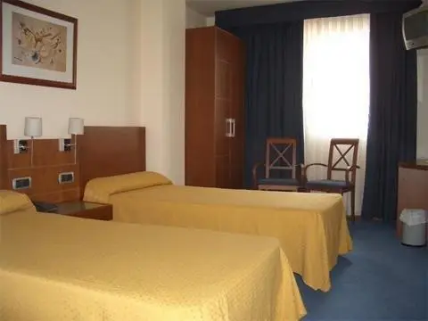 Longoria Avenida Hotel 