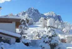 Abinea Dolomiti Romantic & SPA Hotel 